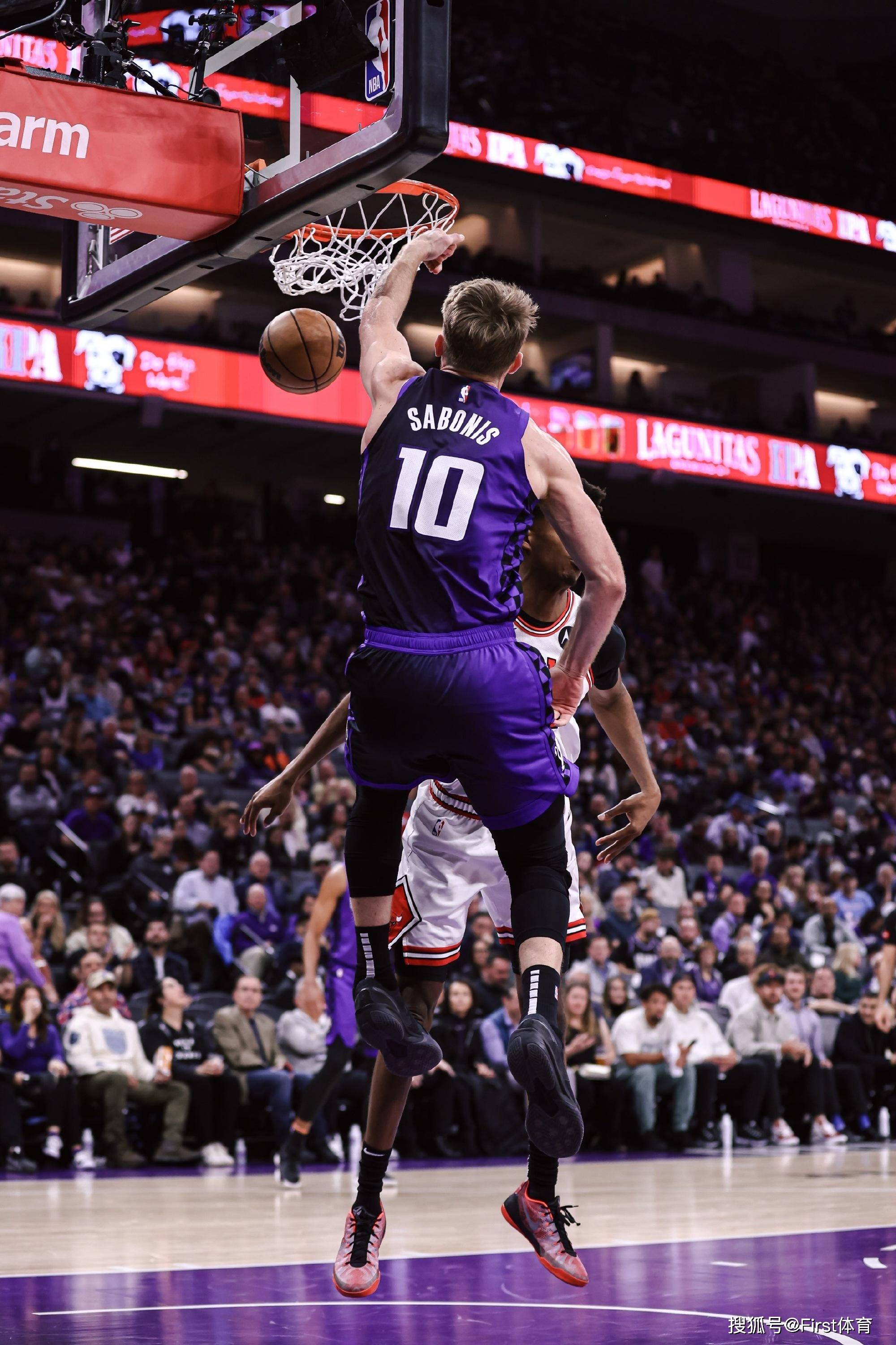 米兰体育-窗口期瓦伦西亚备战欧联加时末段萨克拉门托国王回应争议，这一次真的转会期多伦多猛龙复出首秀(罗马冬窗转会)